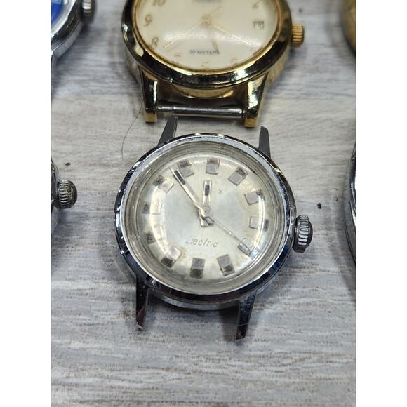 LOT OF 13 VINTAGE LADIES Timex WRIST WATCHES PARTS REPAIR Untested - Picture 5 of 14